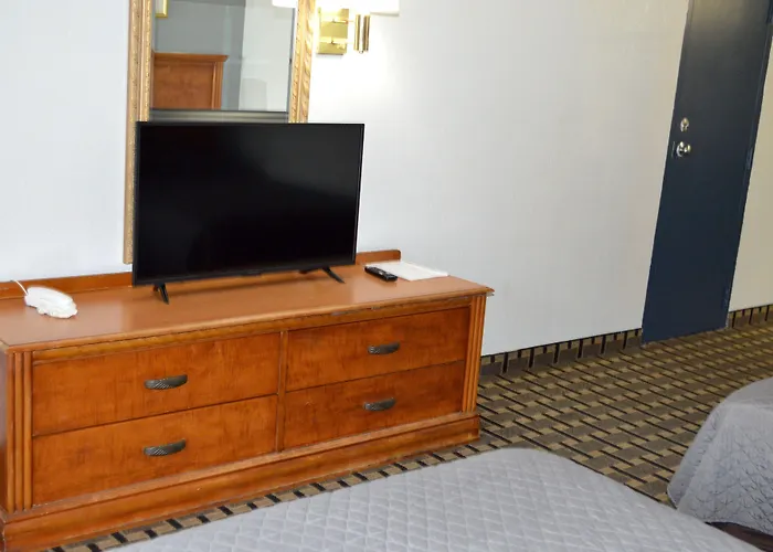 Americas Best Value Inn And Suites St. Cloud