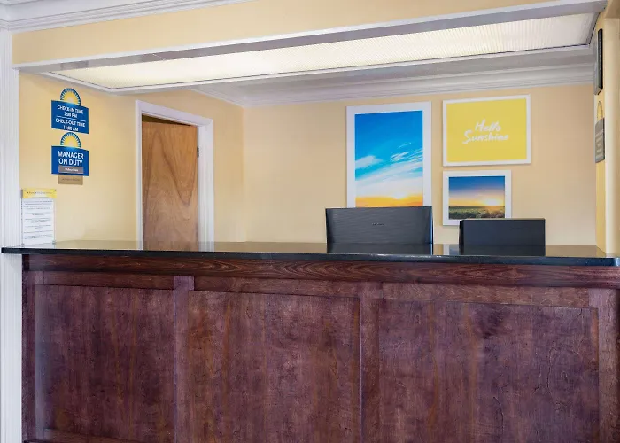 Days Inn By Wyndham Macon I-475