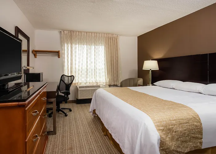 Travelodge By Wyndham Fort Wayne North