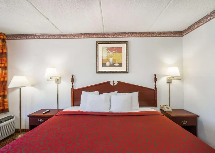 Days Inn By Wyndham Hurricane Mills