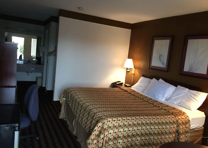 Econo Lodge Athens I-65