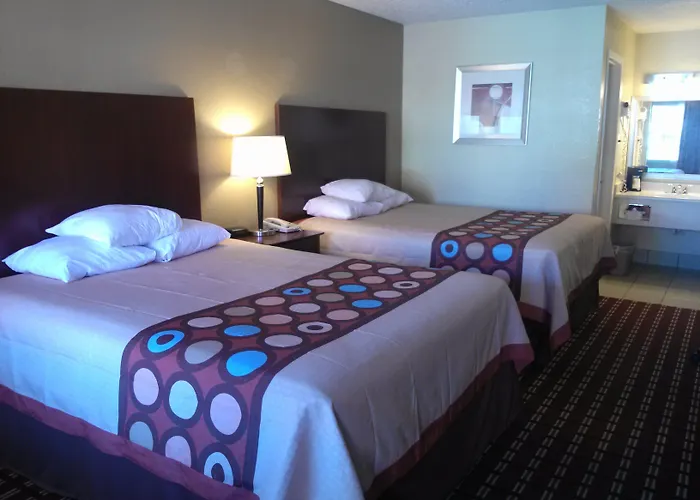 Super 8 By Wyndham Kerrville Tx