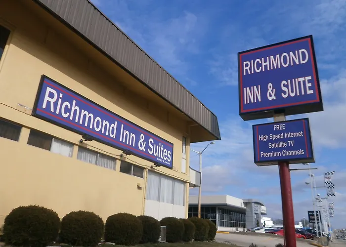 Richmond Inn & Suites Near Dayton I-70