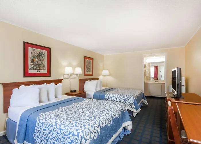 Days Inn By Wyndham Dover Downtown