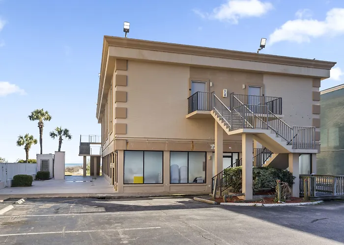 Ocean Crest Inn And Suites