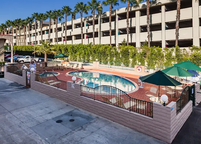 Kings Inn Anaheim At The Park & Convention Center