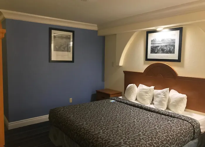 Days Inn By Wyndham San Antonio Airport