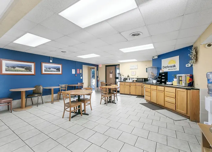 Days Inn By Wyndham Alexandria Mn