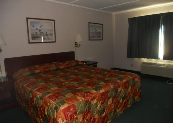 Rapids Inn & Suites