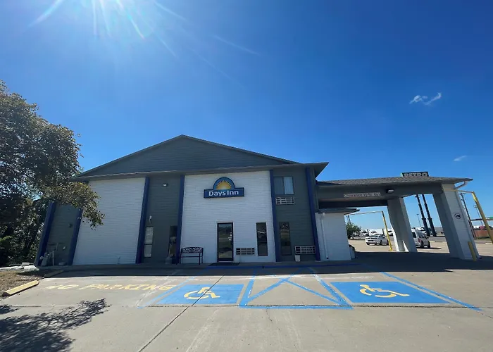 Days Inn By Wyndham Salina I-70