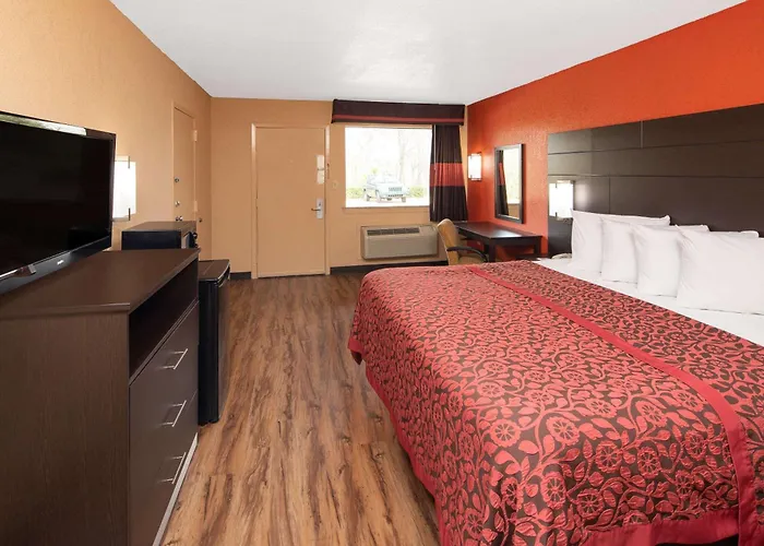 Days Inn By Wyndham Tupelo