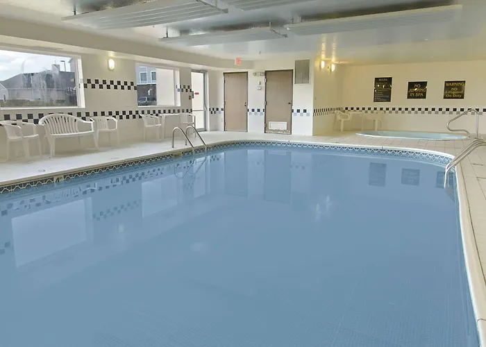 Days Inn & Suites By Wyndham Fargo 19Th Ave/Airport Dome