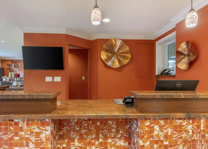 Best Western Plus Airport Plaza