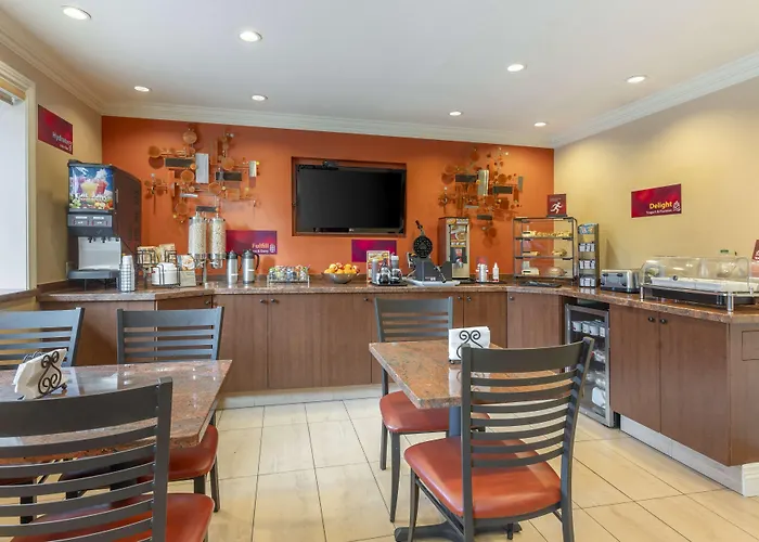 Best Western Plus Airport Plaza