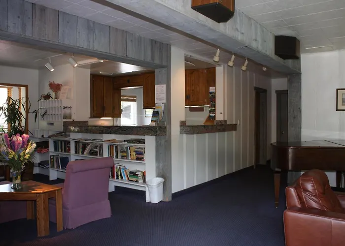 St Moritz Lodge And Condominiums