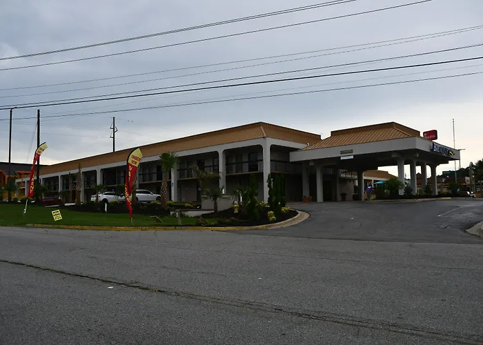 Baymont By Wyndham Macon I-75
