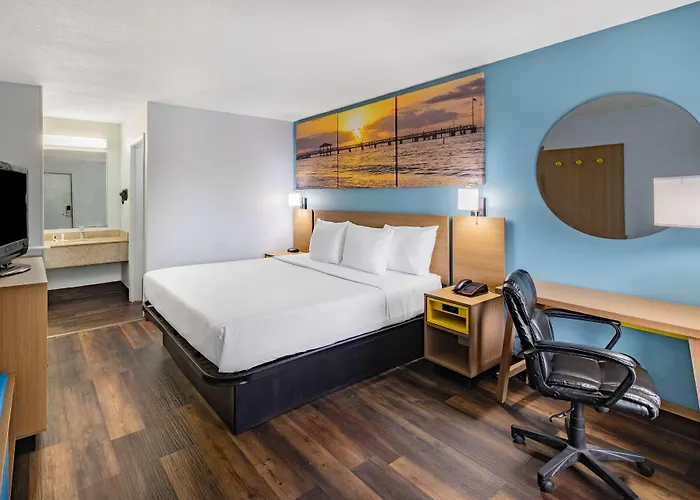 Days Inn By Wyndham Pensacola I-10