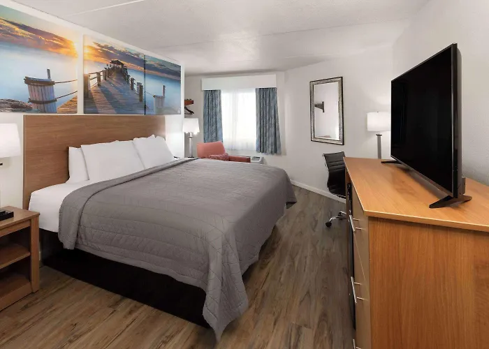 Days Inn By Wyndham Biloxi Beach