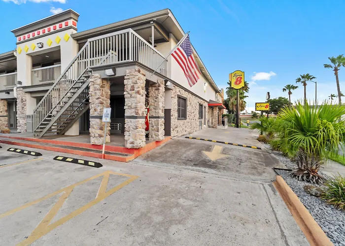 Super 8 By Wyndham Mcallen-La Plaza Mall-Downtown