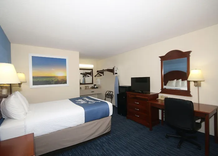 Days Inn By Wyndham Winston Salem North