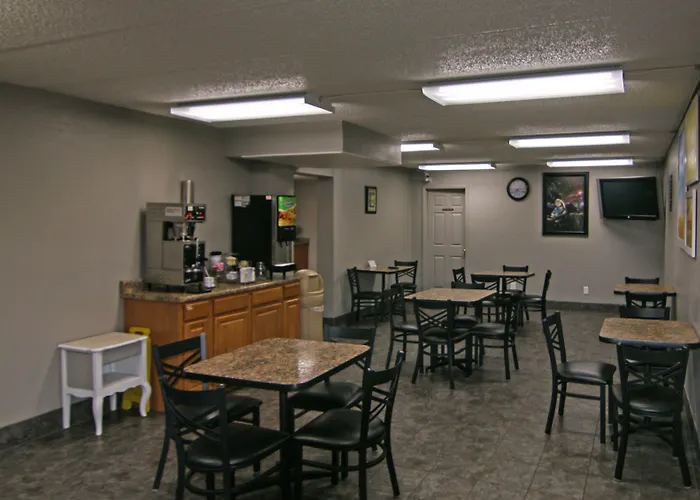 Days Inn & Suites By Wyndham Springfield On I-44