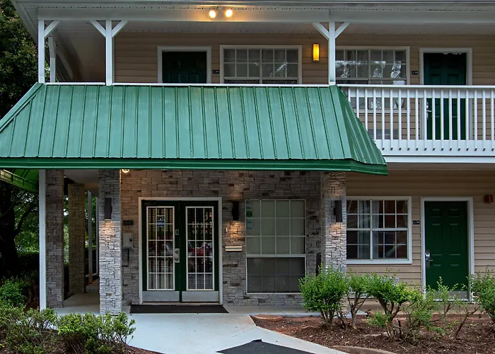 Hometowne Studios By Red Roof Atlanta - Lawrenceville