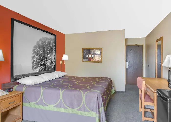 Super 8 By Wyndham Christiansburg/Blacksburg Area