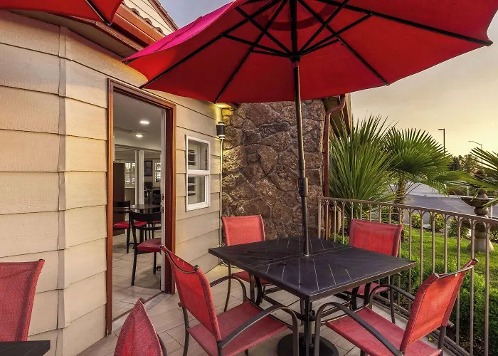 Ramada By Wyndham Medford Airport North