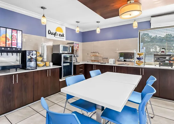Days Inn By Wyndham Goose Creek