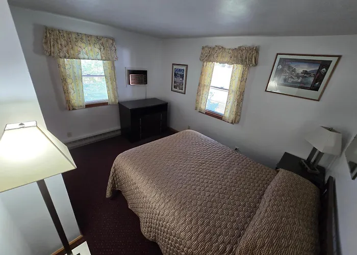 Lake View Motel