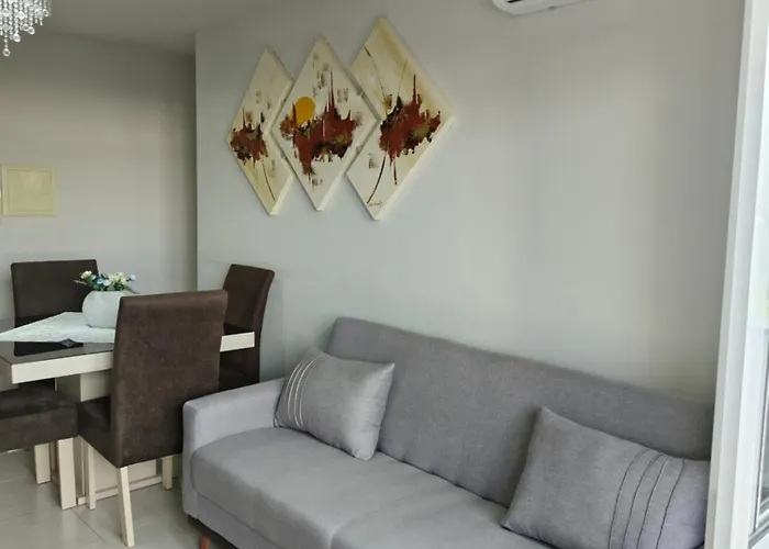 Apto Completo Com Ar, Wi-Fi E Area De Lazer