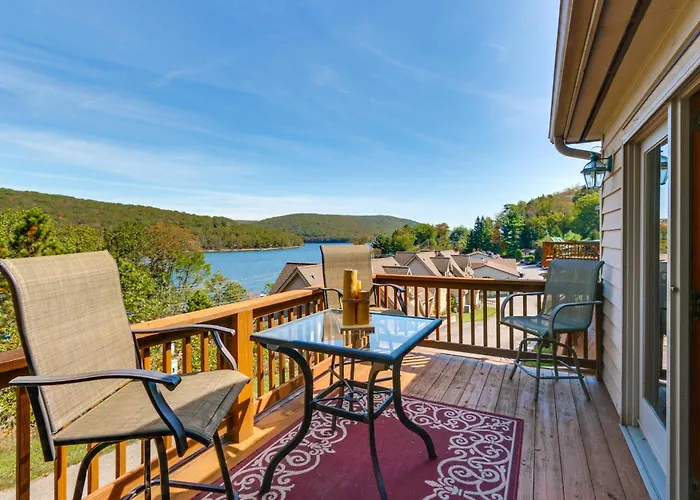 Deep Creek Lake Townhome W/ Deck & Water Views