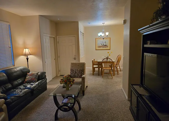 Mesquite Nevada Vacation Rental - Ground Level And Double Car Garage