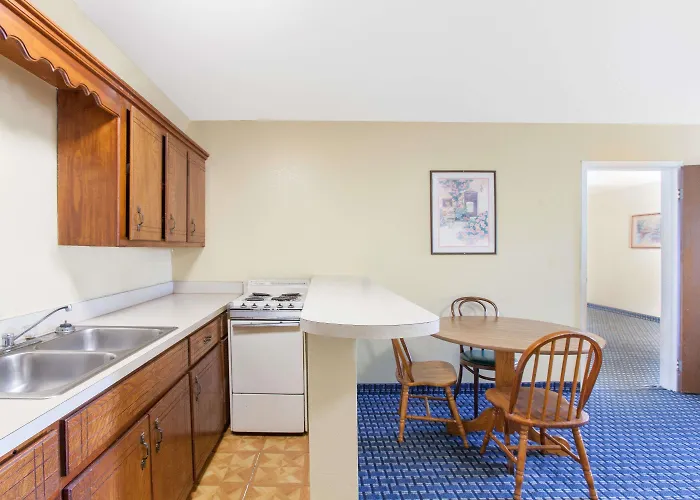 Super 8 By Wyndham Sallisaw