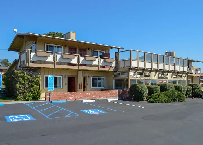 Silver Surf Motel
