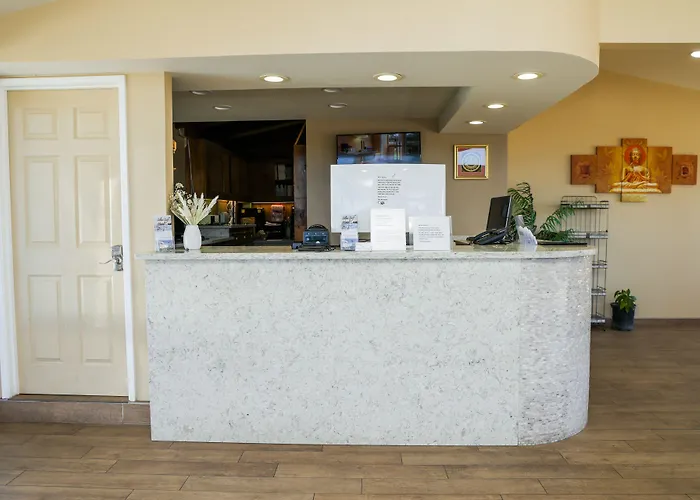 Silver Surf Motel