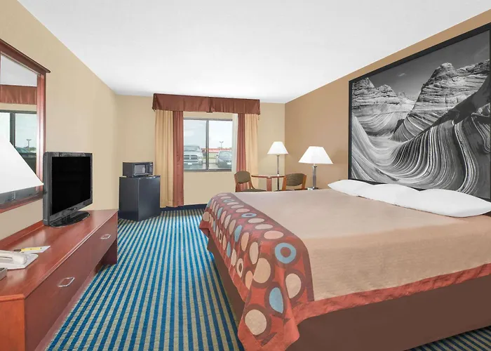 Super 8 By Wyndham Marshalltown