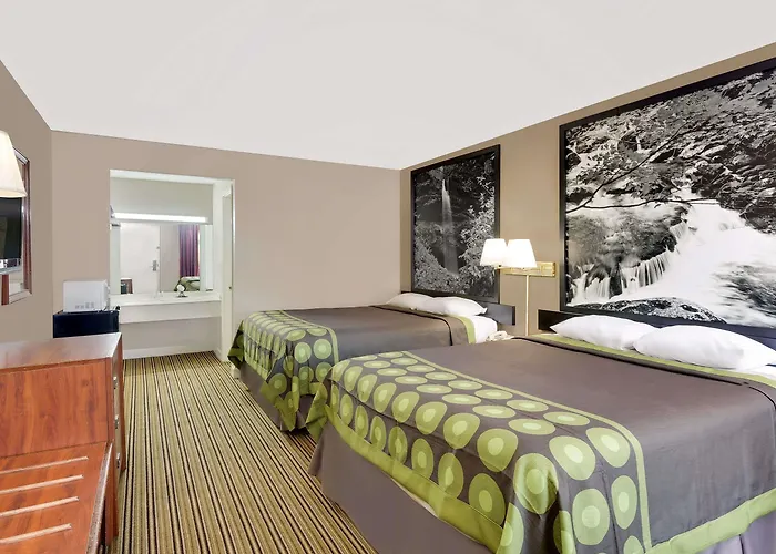 Super 8 By Wyndham Athens