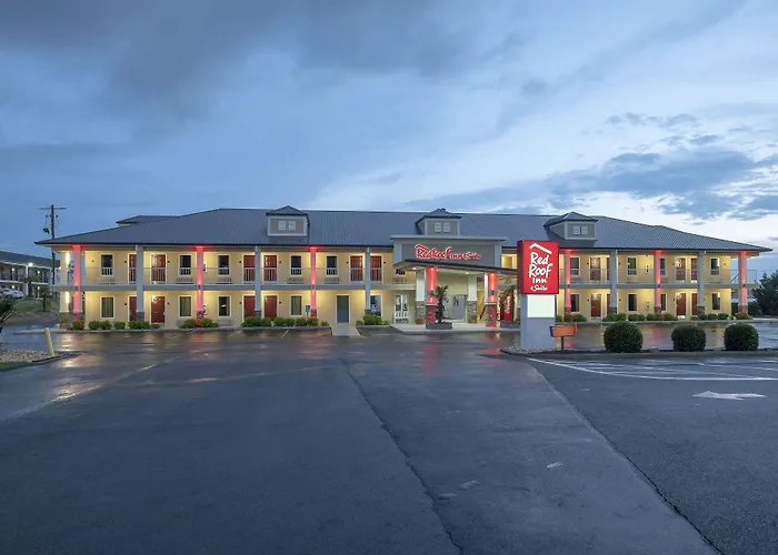 Red Roof Inn & Suites Calhoun
