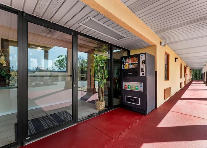 Americas Best Value Inn-Montezuma