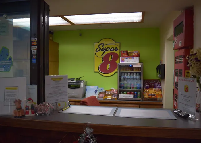 Super 8 By Wyndham Saginaw