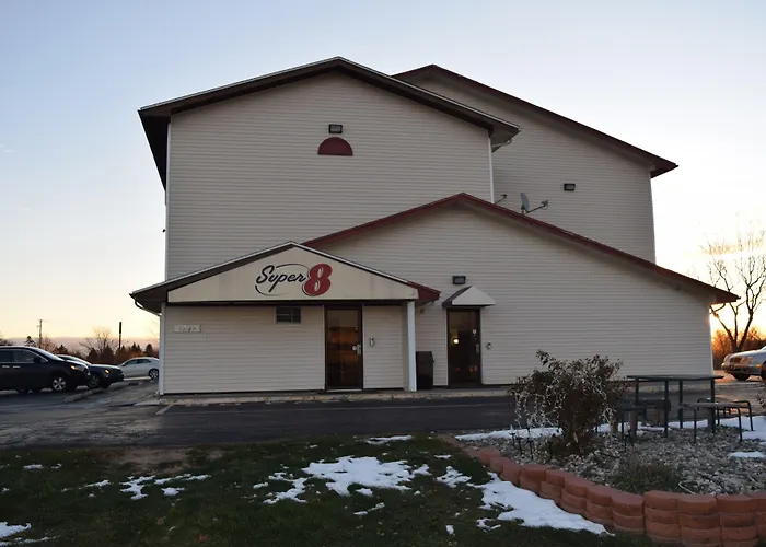 Super 8 By Wyndham Saginaw
