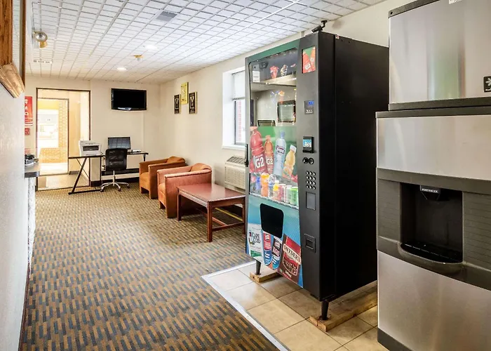 Econo Lodge Cadillac By Choice