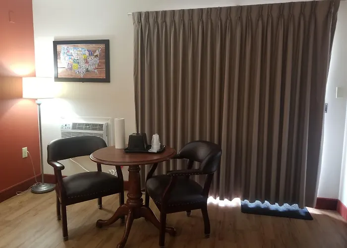 Econo Lodge Cadillac By Choice