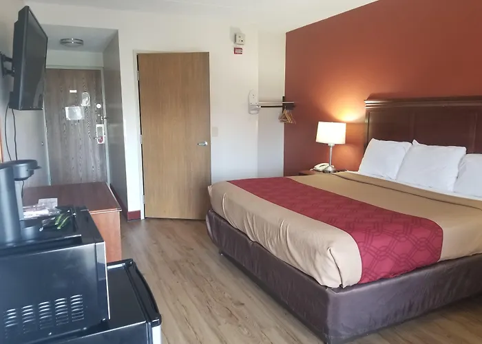 Econo Lodge Cadillac By Choice