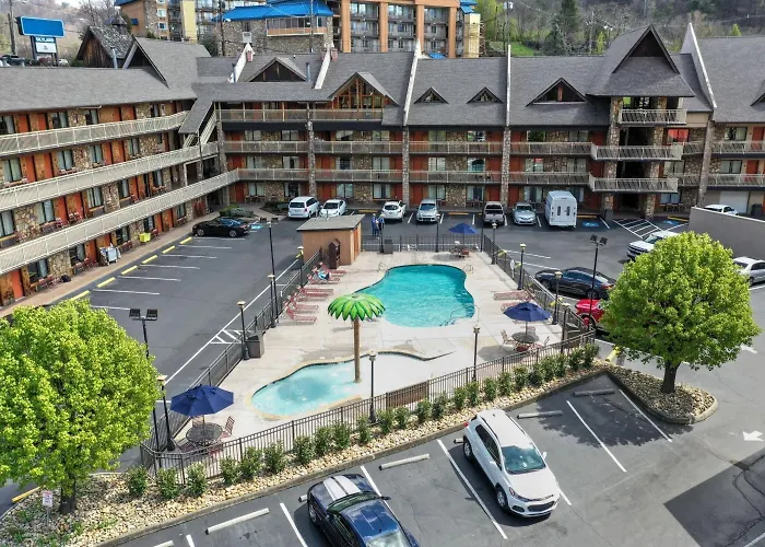 Crossroads Inn & Suites