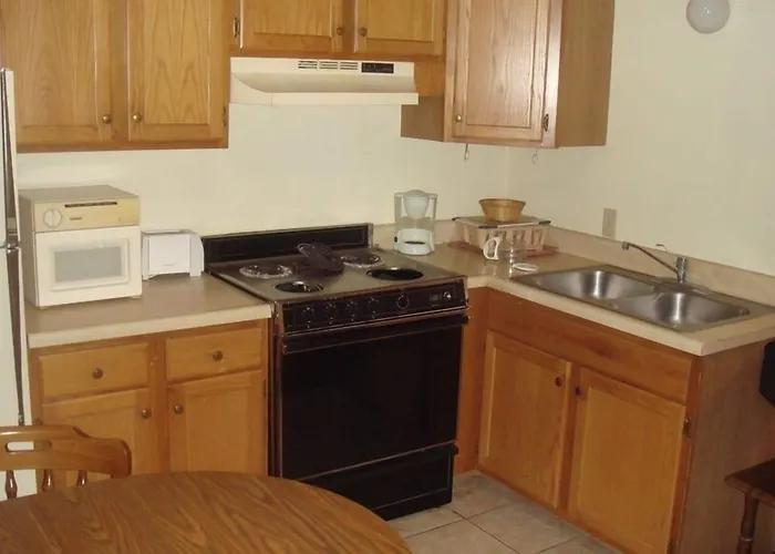 Townhouse Inn & Suites Omaha