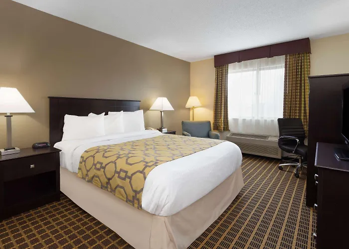 Baymont By Wyndham Harvard