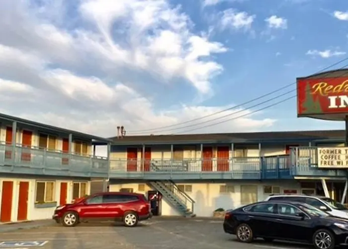 Redwood Inn