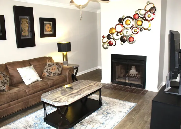 Urban Oasis Retreat In The Southwest!